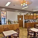 Suburban Studios Kansas City Airport North 